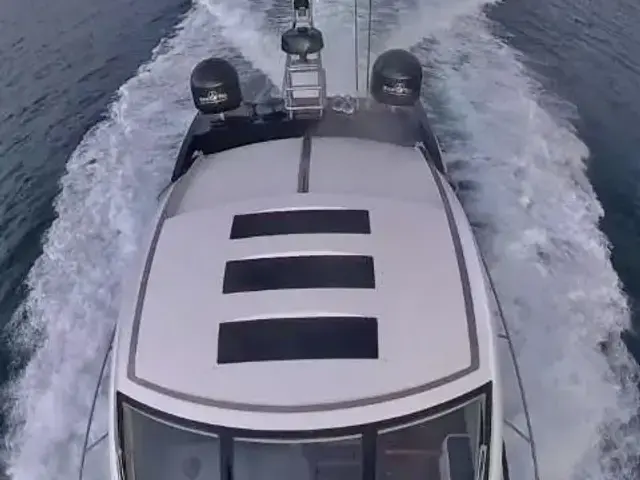 Sunseeker Predator 62