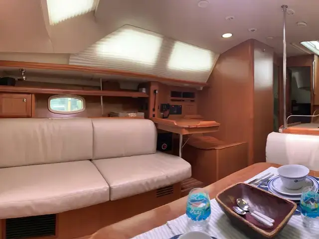 Hunter 45 Deck Salon