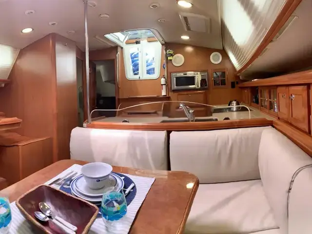 Hunter 45 Deck Salon