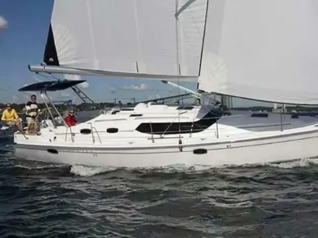 Hunter 45 Deck Salon