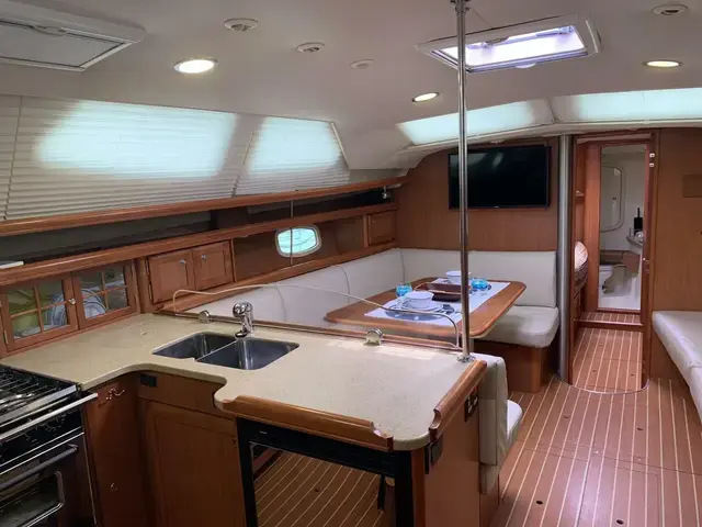 Hunter 45 Deck Salon