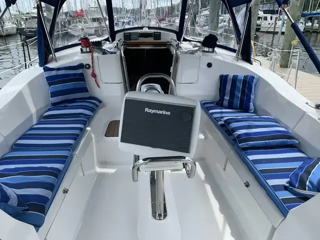 Hunter 45 Deck Salon