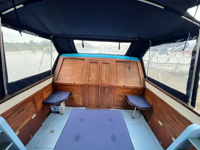 Mitchell 31 Aft Cabin