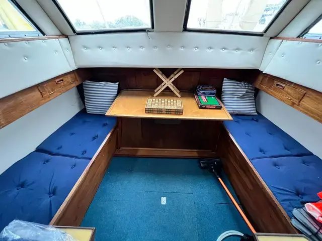 Mitchell 31 Aft Cabin