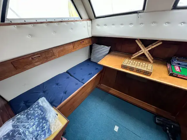 Mitchell 31 Aft Cabin