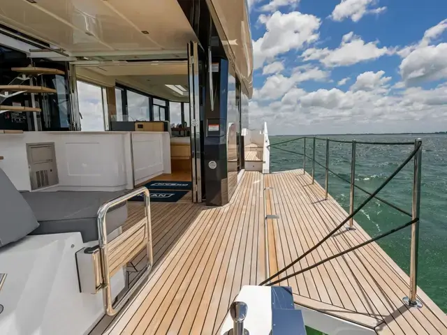 Okean 52