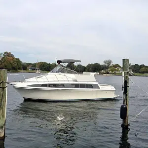 1995 Carver 330 Mariner