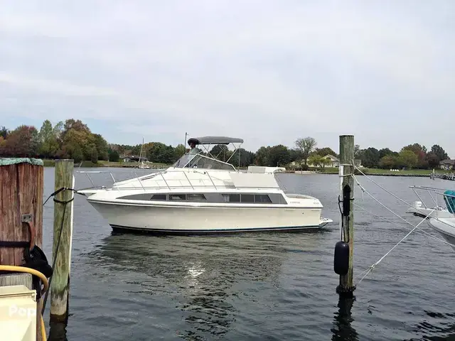 Carver 330 Mariner