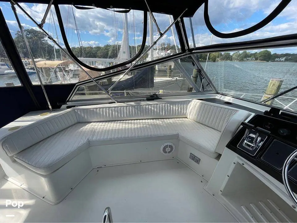 1995 Carver 330 mariner