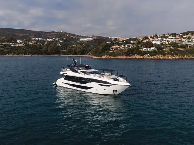 Sunseeker Yacht 105