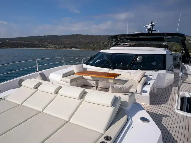 Sunseeker Yacht 105