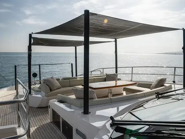 Sunseeker Yacht 105