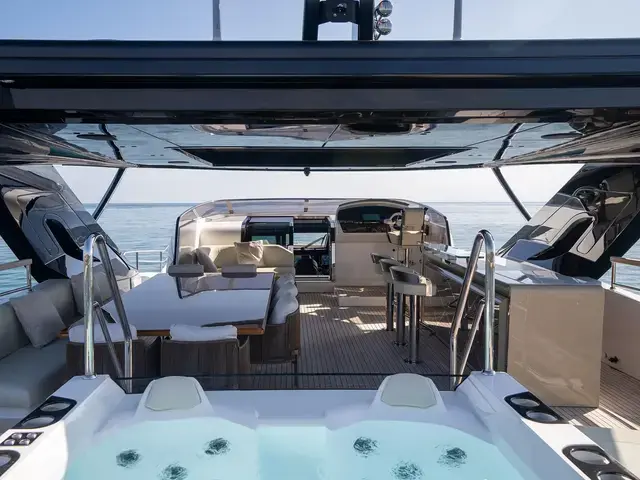 Sunseeker Yacht 105