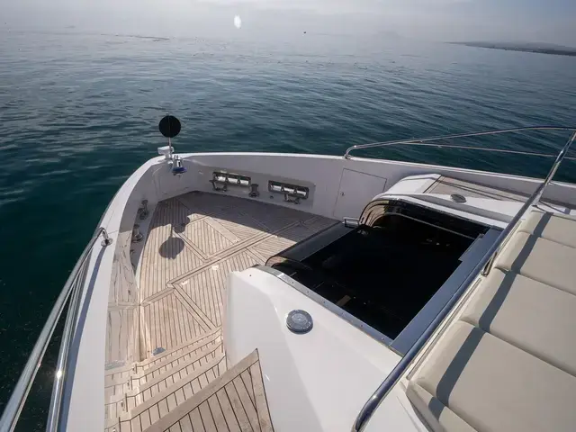 Sunseeker Yacht 105