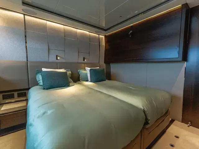 Sunseeker Yacht 105