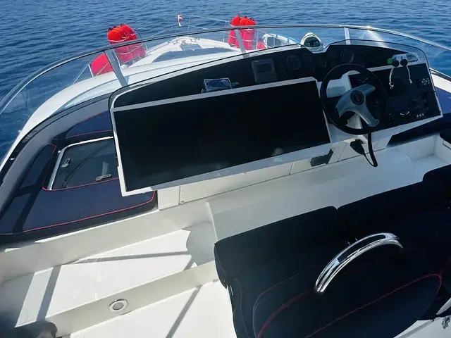 Fairline Squadron 58