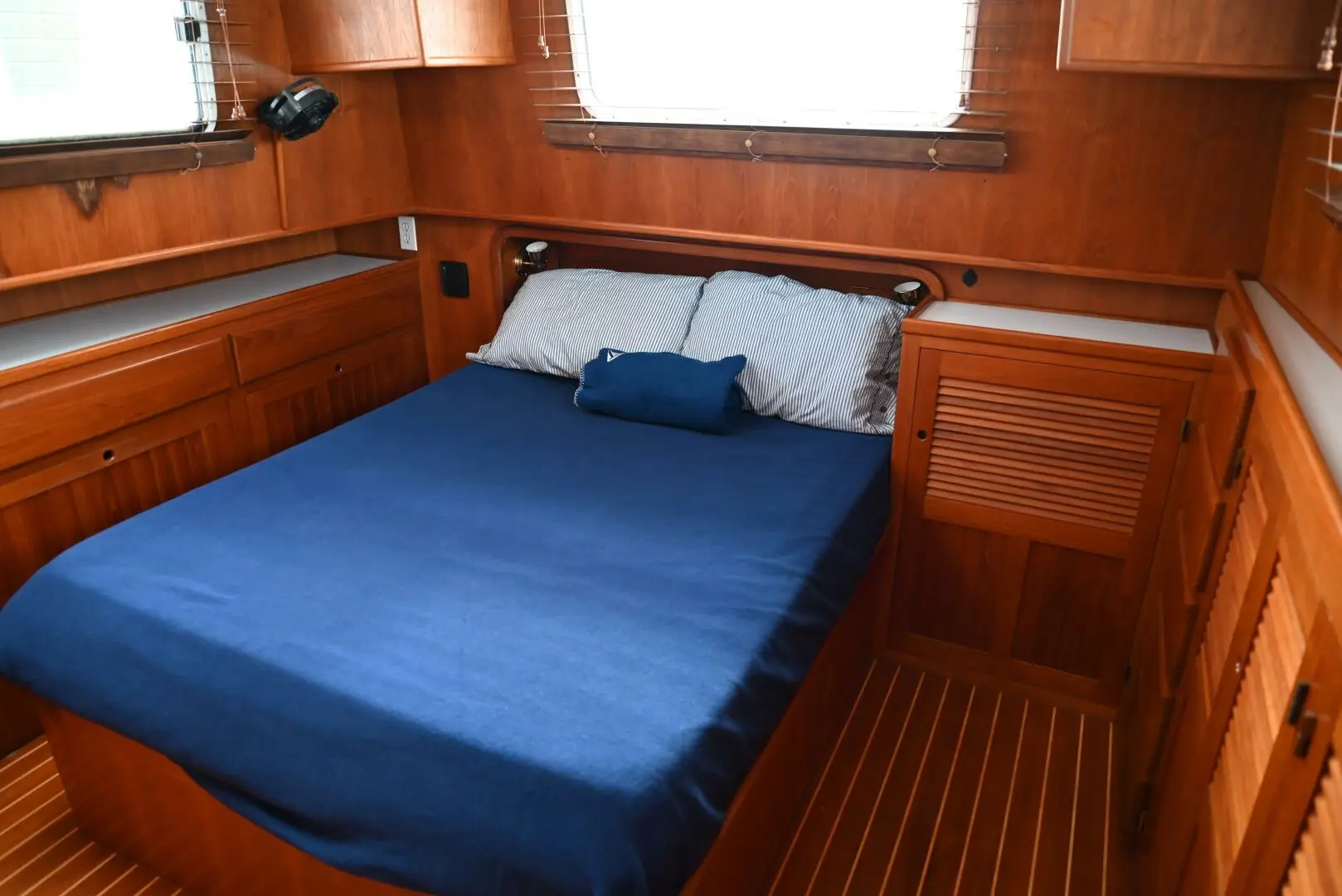 2005 Monk flybridge trawler