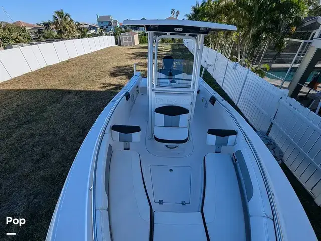 Robalo R242 Explorer CC