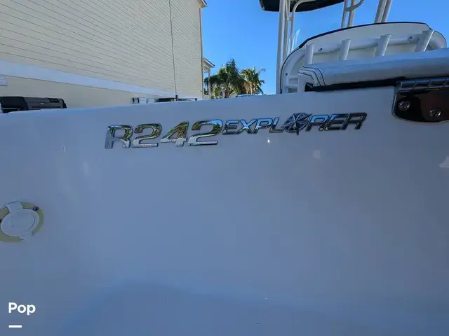 Robalo R242 Explorer CC