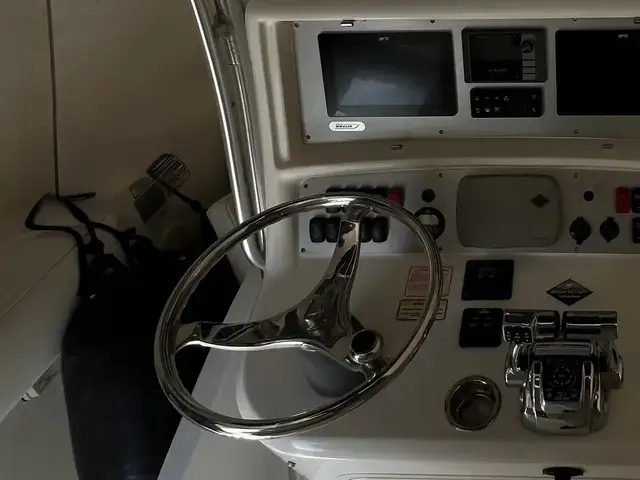 Boston Whaler 270 Outrage