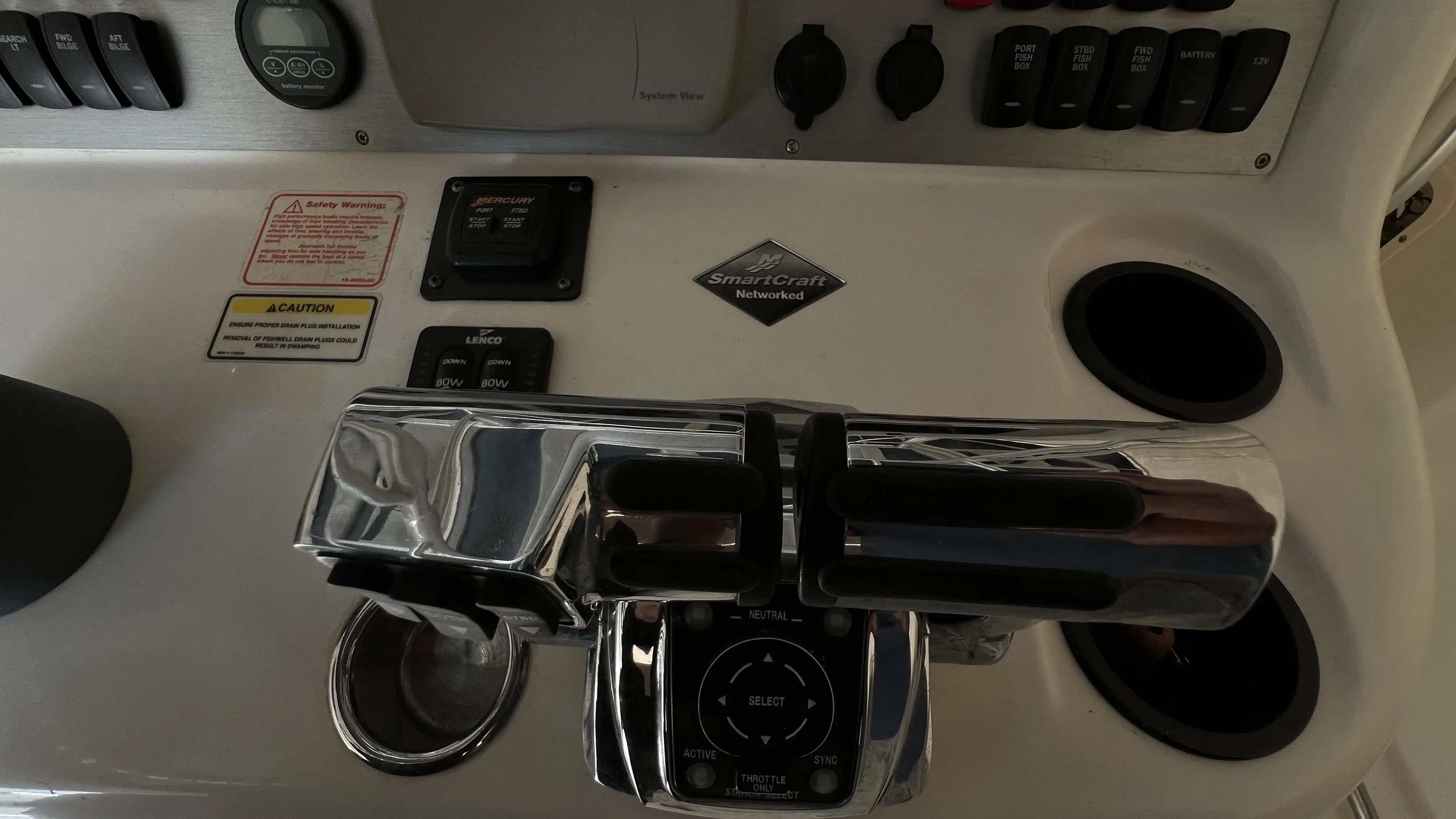 2006 Boston Whaler 270 outrage