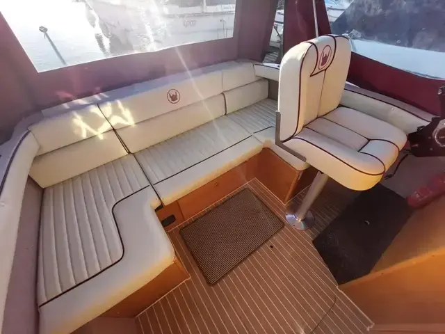 Viking 20 Cockpit Cruiser