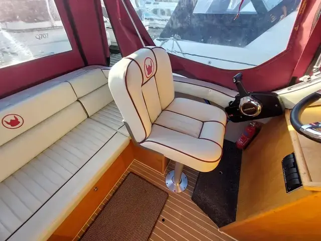 Viking 20 Cockpit Cruiser