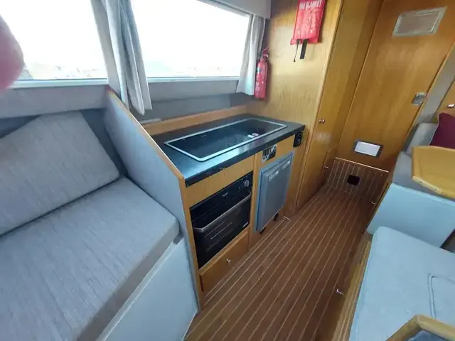 Viking 20 Cockpit Cruiser