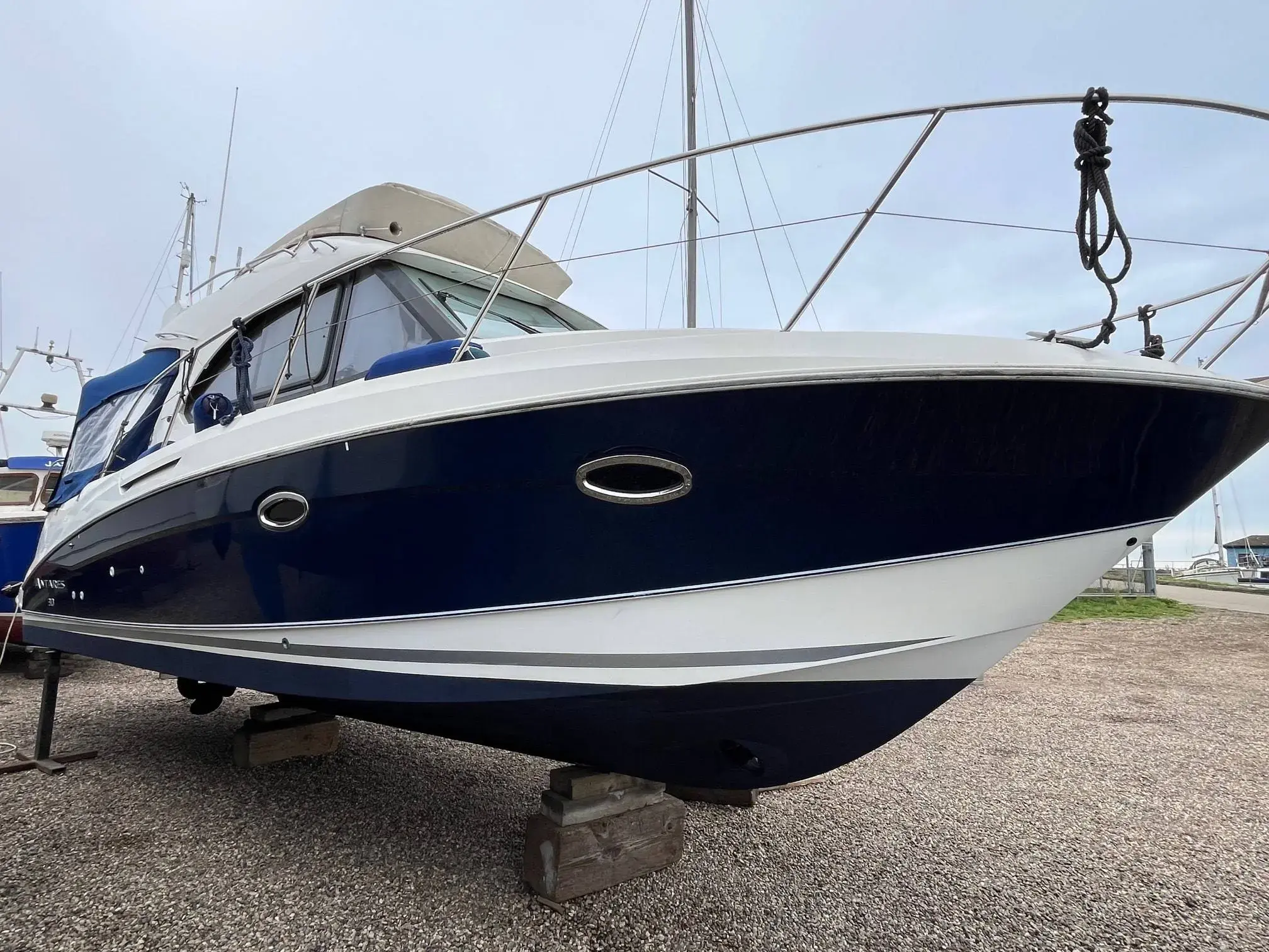 2011 Beneteau antares 30