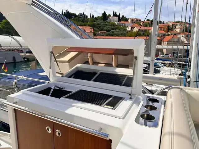 Azimut Flybridge 66