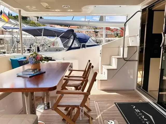 Azimut Flybridge 66