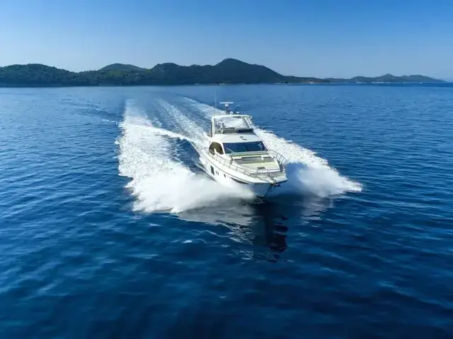 Azimut Flybridge 66