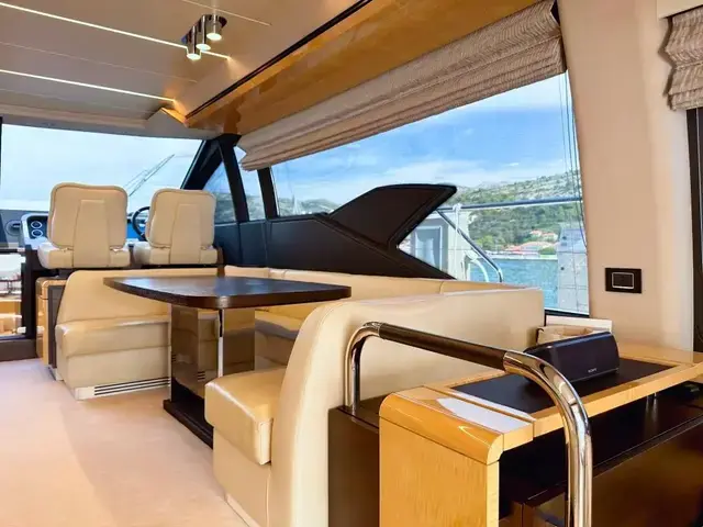 Azimut Flybridge 66