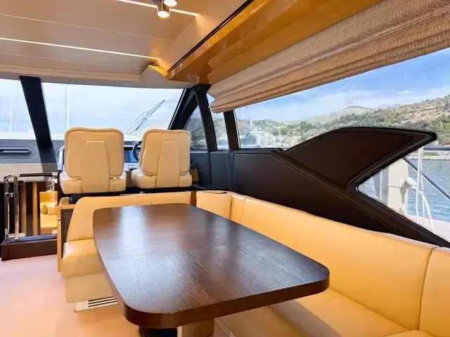 Azimut Flybridge 66