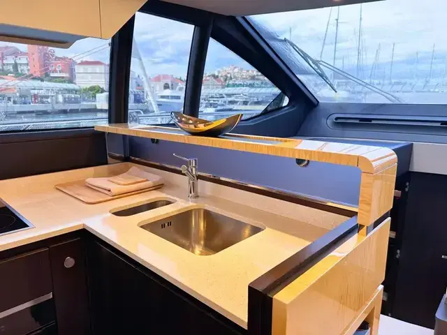 Azimut Flybridge 66