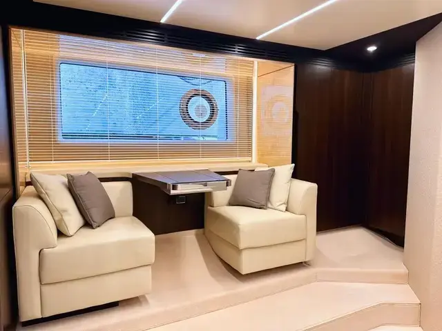 Azimut Flybridge 66