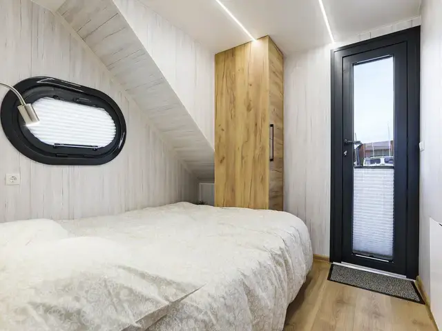 Campi 400 Per Direct In Maasbommel Houseboat