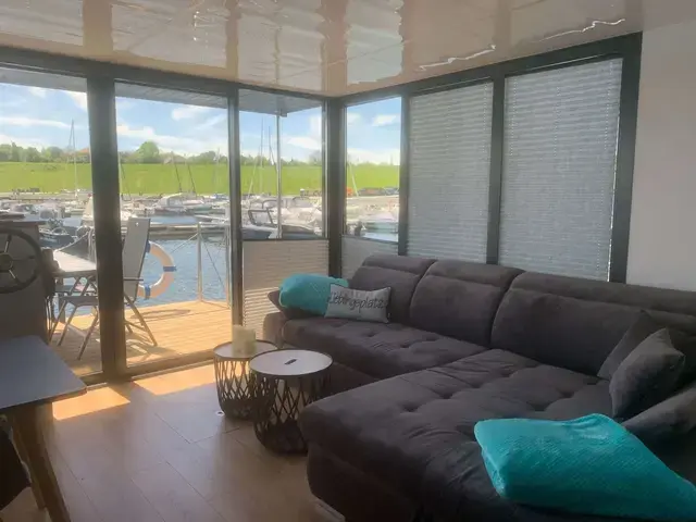 Campi 400 Per Direct In Maasbommel Houseboat