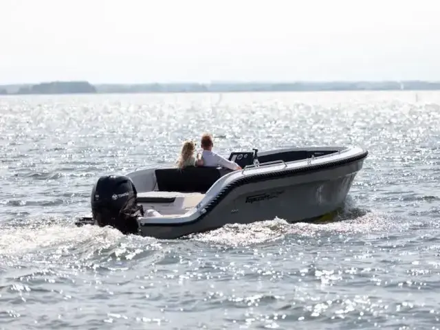 Topcraft 627 Tender, gezien op de HISWA ?