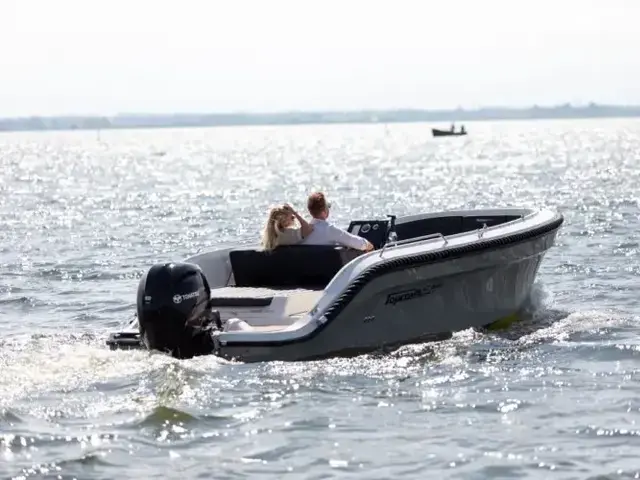 Topcraft 627 Tender