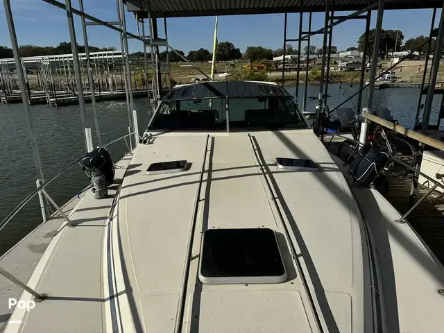 Sea Ray 390 Express Cruiser