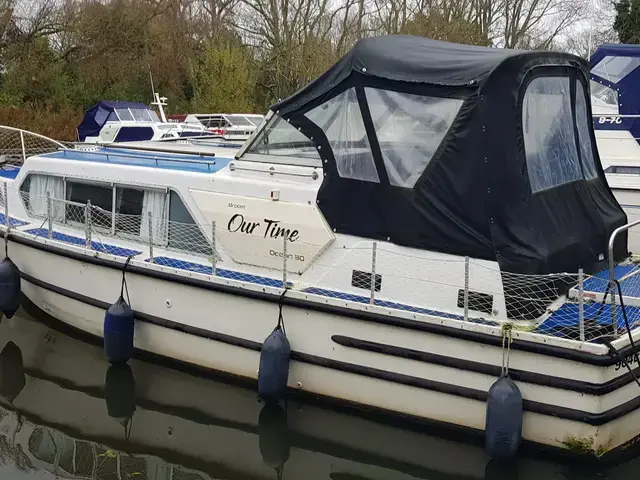 Broom Boats Ocean 30