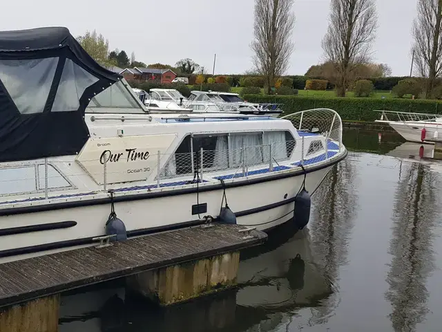 Broom Boats Ocean 30