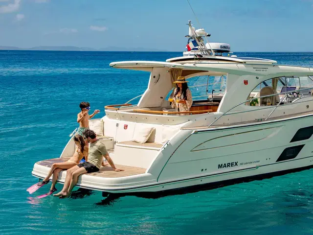 Marex Cabriolet Cruiser 360