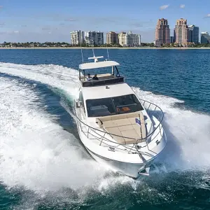 2022 Dyna Flybridge 63