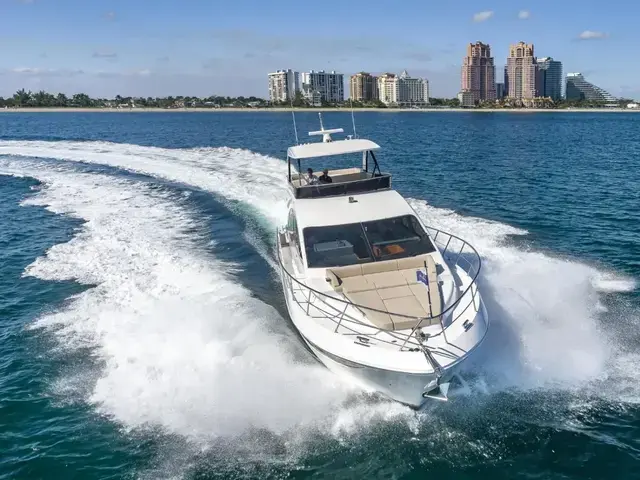 Dyna Flybridge 63