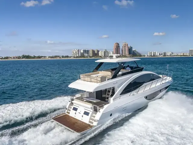 Dyna Flybridge 63