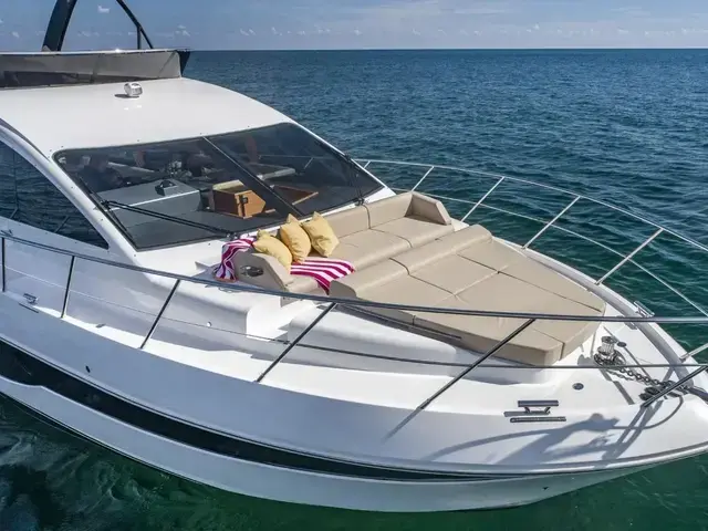 Dyna Flybridge 63