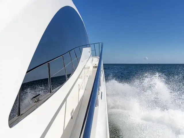 Dyna Flybridge 63