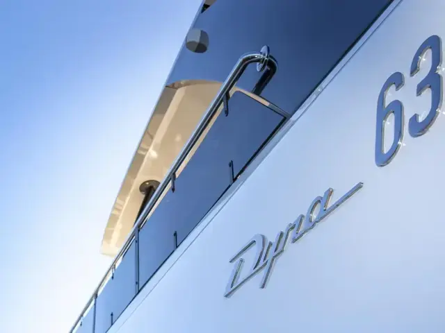 Dyna Flybridge 63